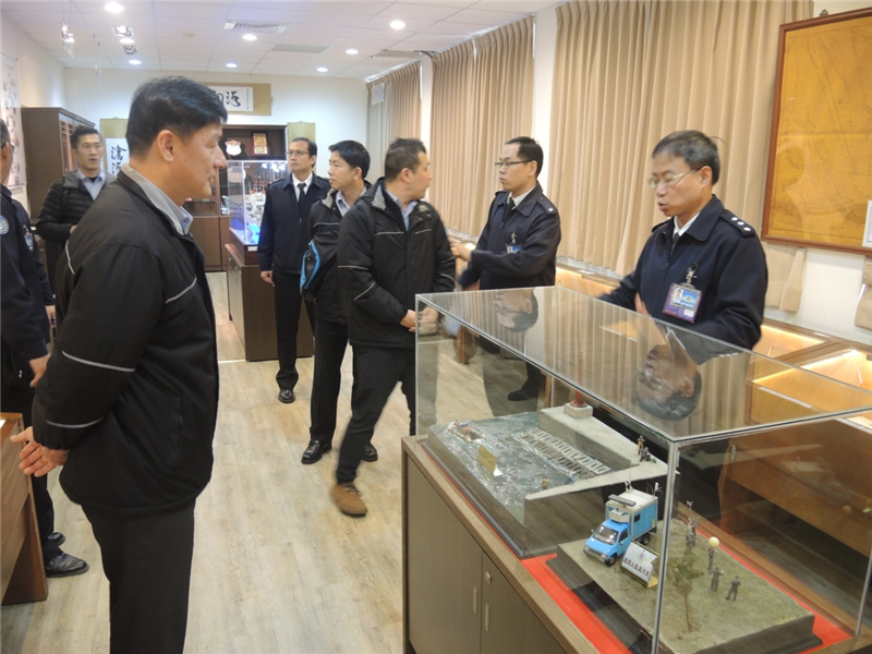 隊史館中展示海岸線測量及釋放探空氣球模型