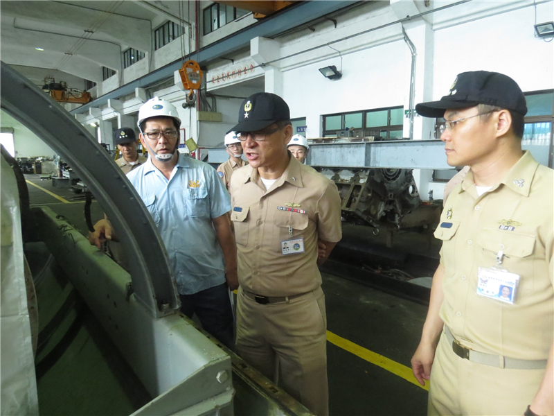 保修指揮部指揮官周將軍至所屬實施106年上半年主官裝檢