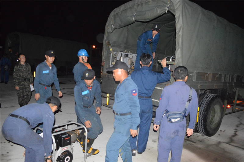 海軍即刻動員所屬徵調各艦艇