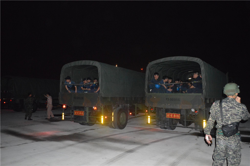 國軍盡速協助清除積水