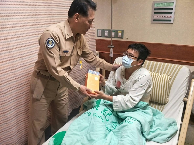 捐肝救母