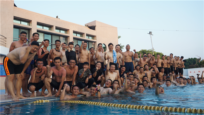 海軍陸戰隊學校水上大隊接力參賽人員合影留念