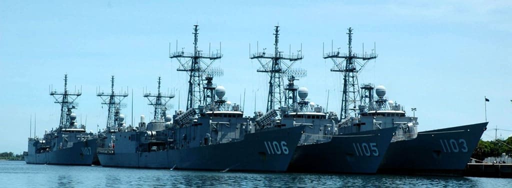 海軍軍艦縱隊靠岸集結編號1103至1107