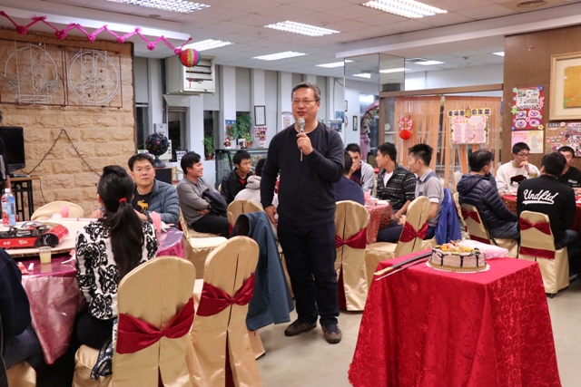 12月份慶生餐會在宏南餐廳舉辦，由局長崔上校主持致詞