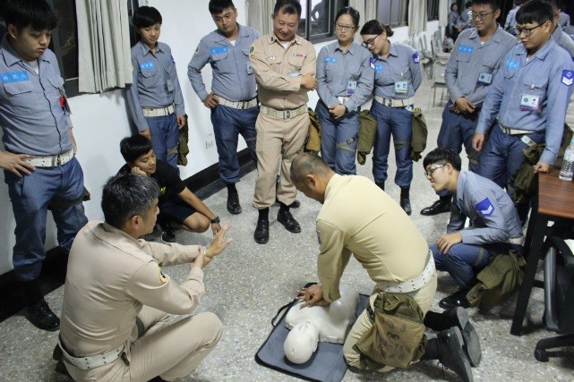 實施CPR教學2