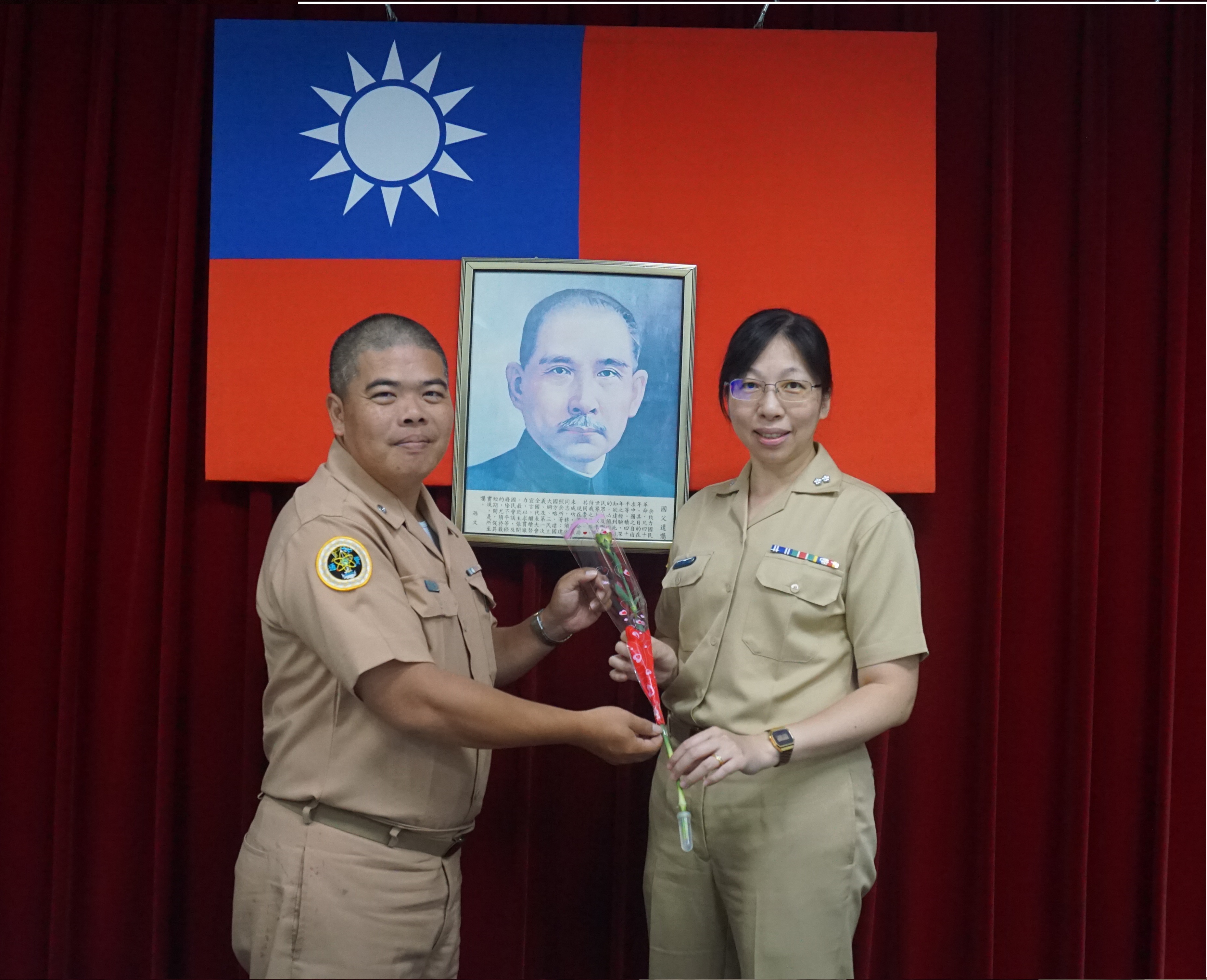 副指揮官蕭中校舉辦母親節慶祝活動