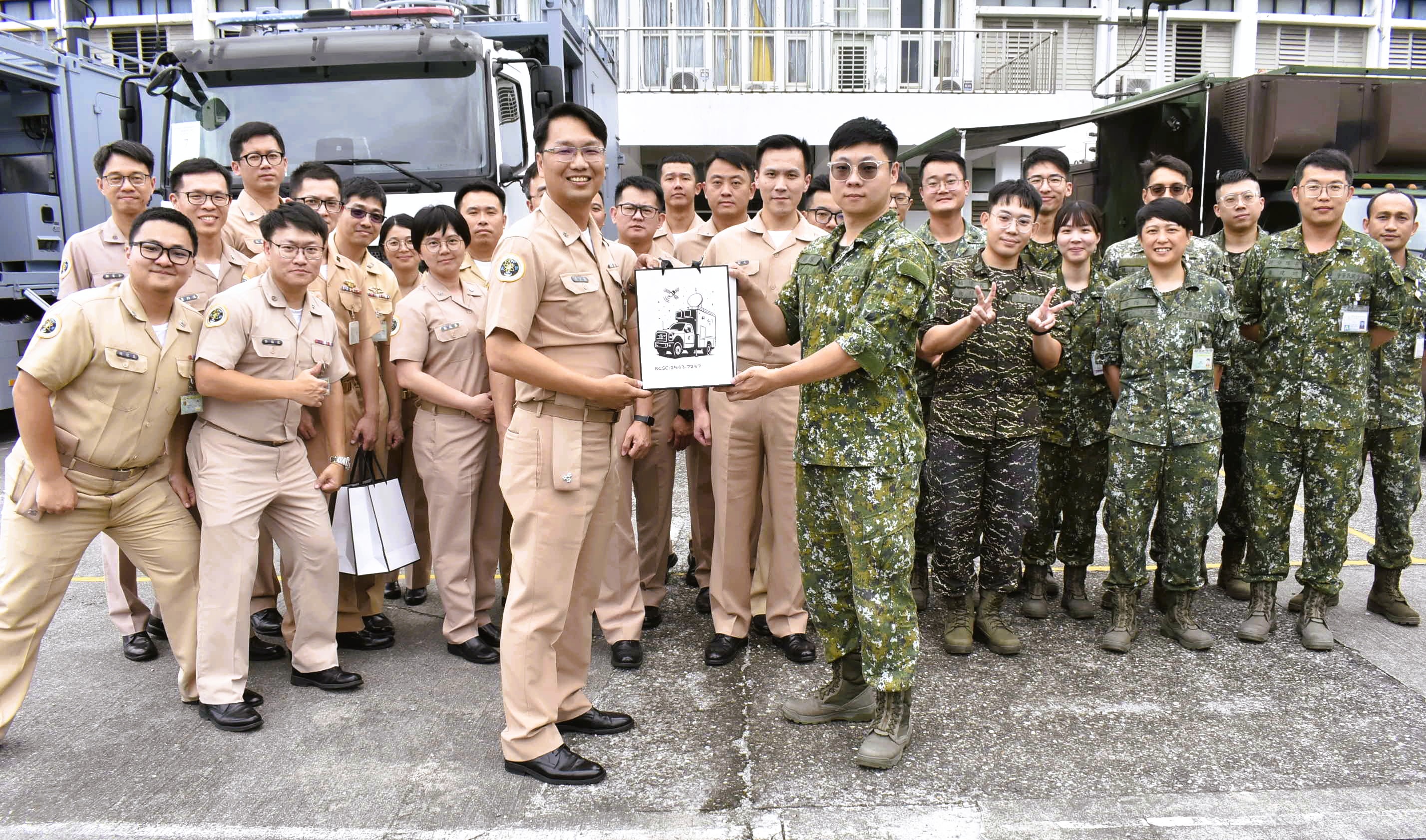 指揮官陳上校實施軍士官團教育。
