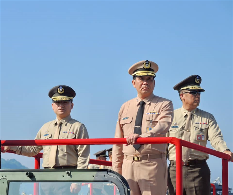海軍教準部指揮官胡中將實施閱兵