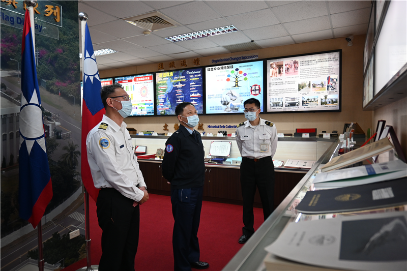 空軍副參謀長董少將參訪隊史館