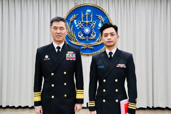 四月晉任