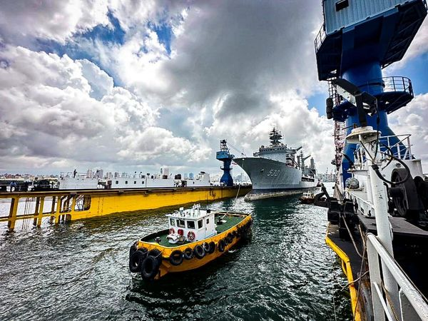 海軍一五一艦隊武夷軍艦執行入塢作業- 海軍動態- 中華民國海軍