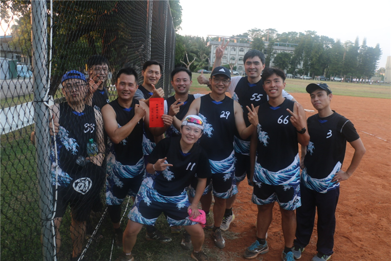 榮獲第一名團隊，讚啦!