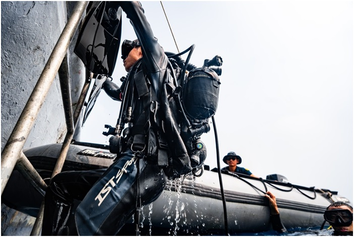 The Navy Underwater Operation Unit 5