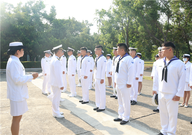 海軍左營通信隊5月份人員服裝儀容校閱