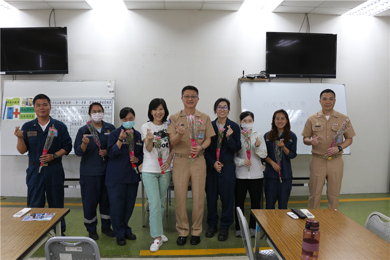 Mother's Day Event at Naval Combat Systems Factory.
