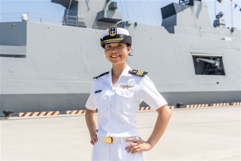 海軍官校官校生