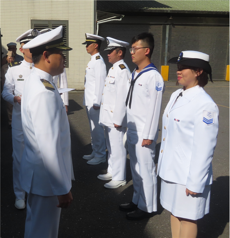 隊長林中校主持6月份人員服裝儀容校閱。