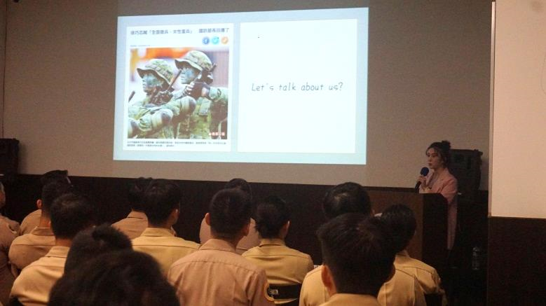 The co3mma2ndi4ng officer of Naval Communication Systems Command, CPT. Chen, presided over the Gender Mainstreaming Lecture for the third quarter. 
