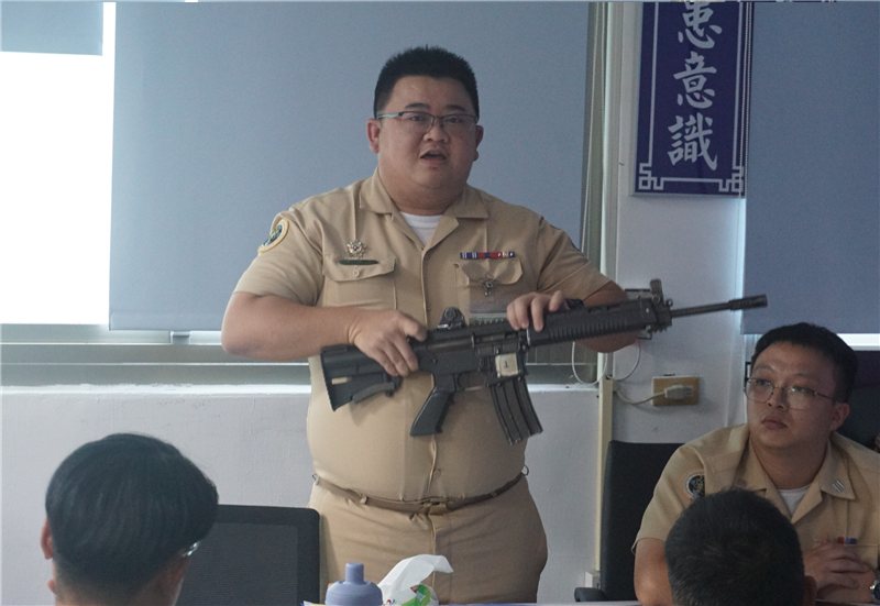 教官講解