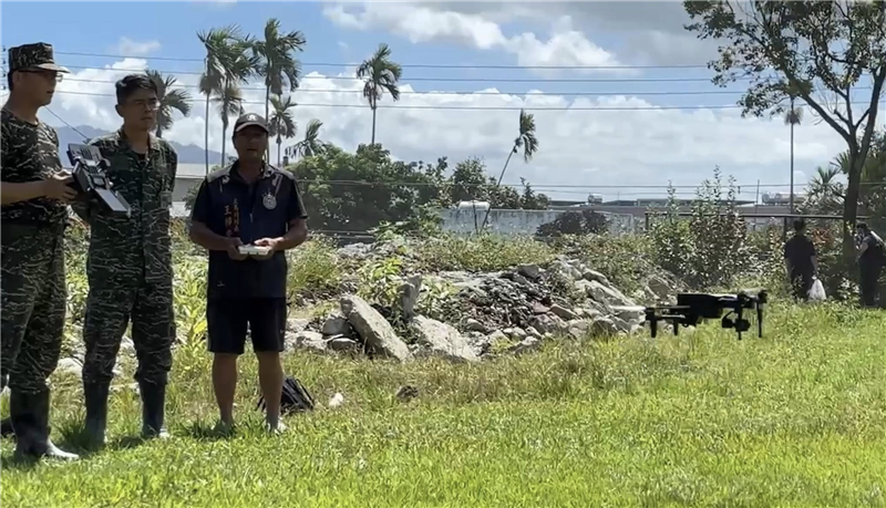 魏副指揮官帶領官兵