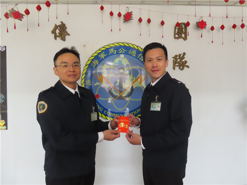 通指部政戰處長張中校至馬公通信隊實施春節慰問暨戰備檢查。