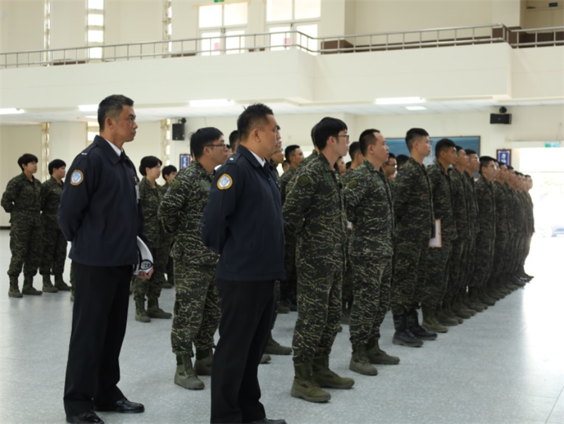 全體士官兵精神抖擻參加結訓典禮