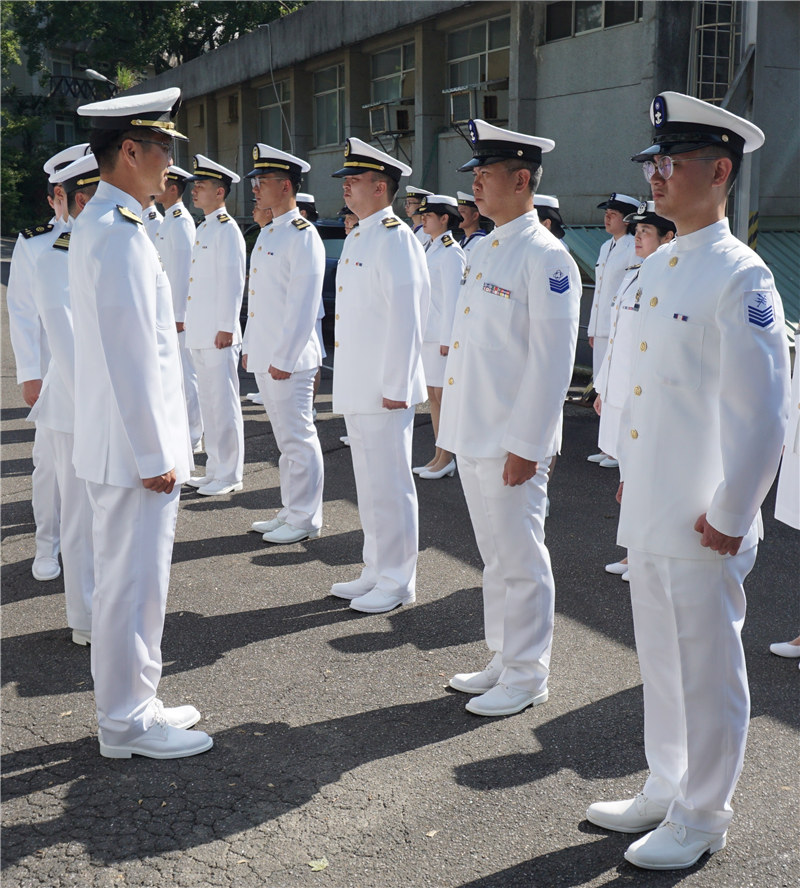 The commanding officer of Naval Communication Systems Command, CPT. Chen, presided over the August uniform and appearance inspection.