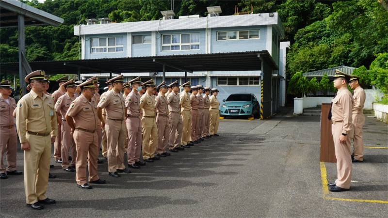 The comma22nder of Taipei communication brigade, CDR. Huang, conducted the special inventory of weapons and ammunition for the second half of 2025.
