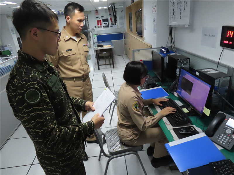 The commander of Magong Communication Brigade, LCDR. Wang, presided over Commanding Officers inspection and random PMS Maintanance Check.